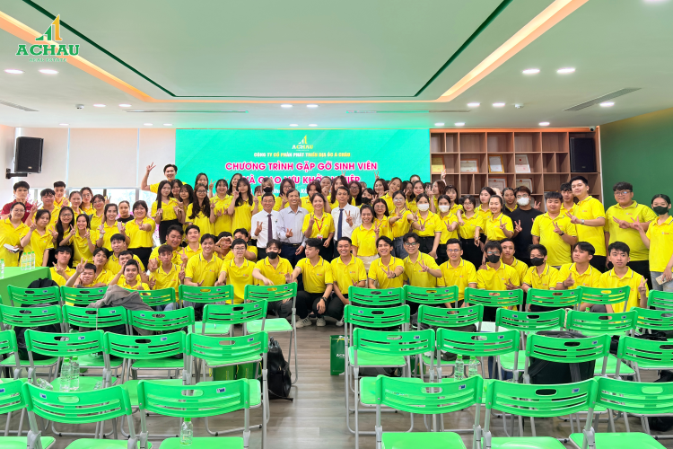 HƠN 120 SINH VIÊN ĐẠI HỌC BÌNH DƯƠNG THAM GIA HÀNH TRÌNH KHỞI NGHIỆP TẠI ĐỊA ỐC Á CHÂU