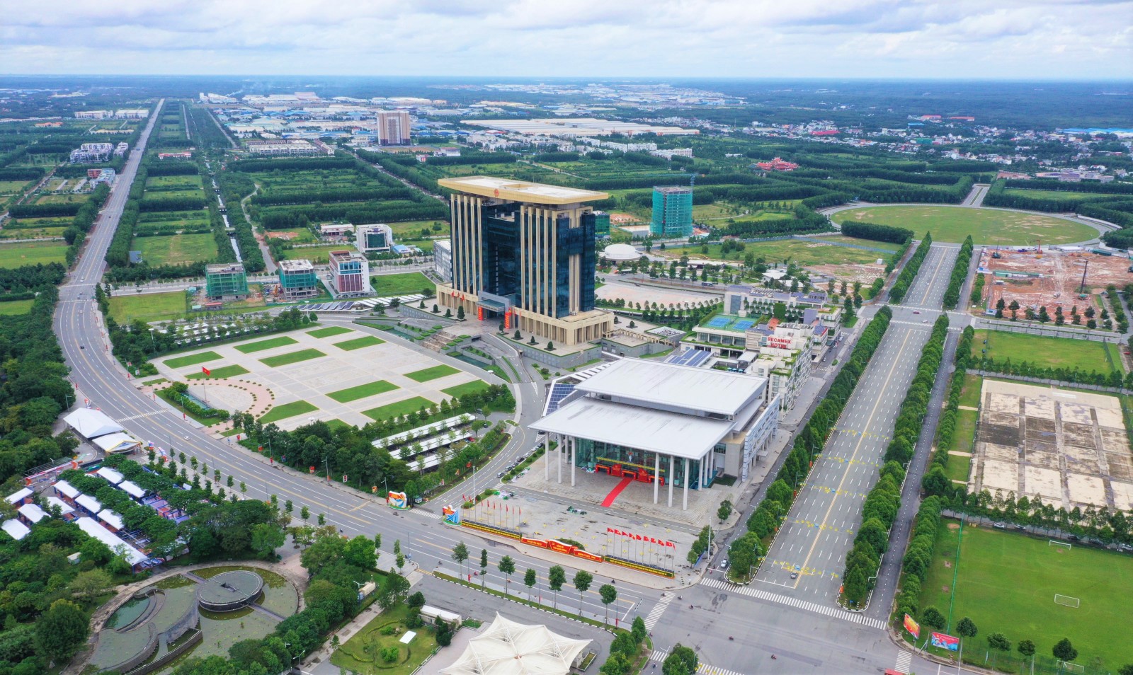 Bình Dương đang có thị trường bất động sản phát triển năng động và thu hút nhiều nhà đầu tư trong cũng như ngoài nước.